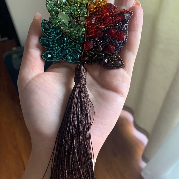 Jewelry Beaded Brooch - Picture 3 of 6